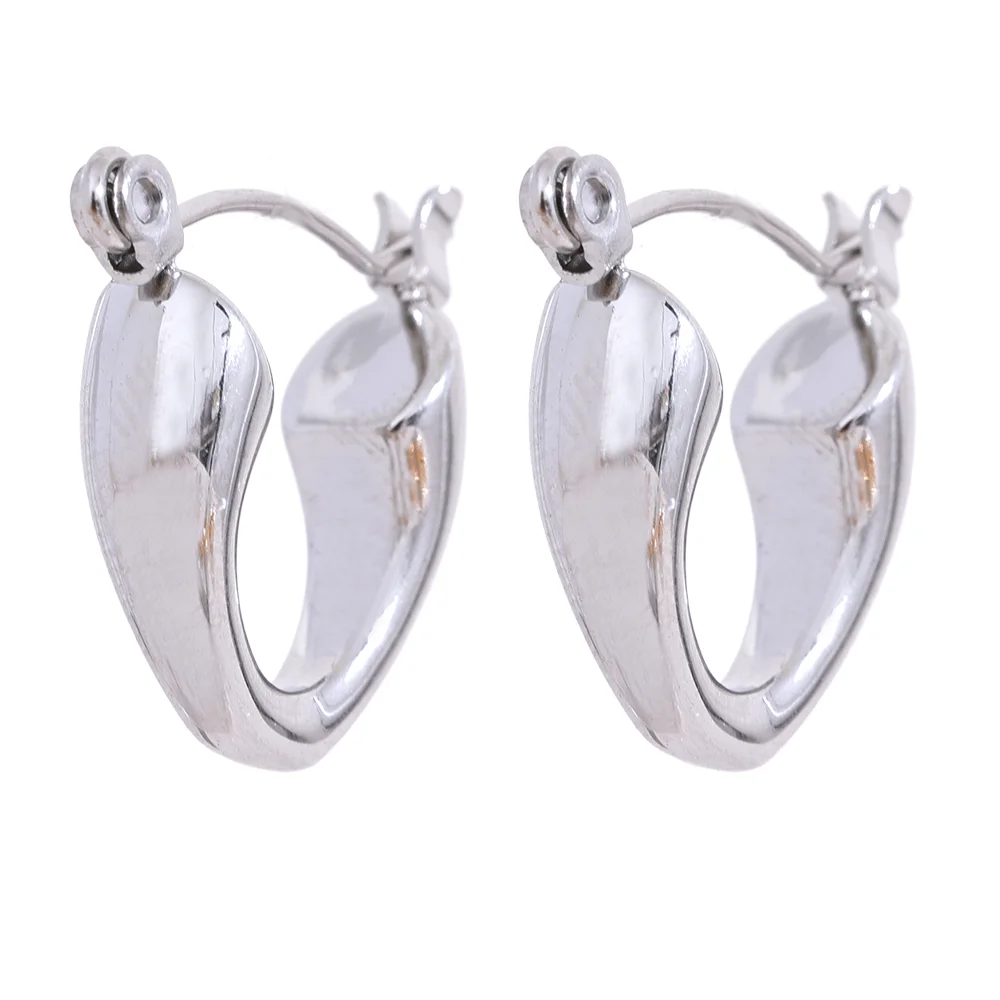 עגילי טאץ של קלאס