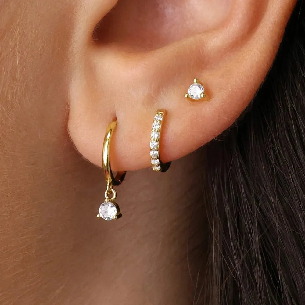 3 יחידות עגילי חישוק תלויים ייחודיים עם זירקונים מעוקבים לנשים עגילי חישוק זעירים עם 3 חורים לא תואמים באוזן